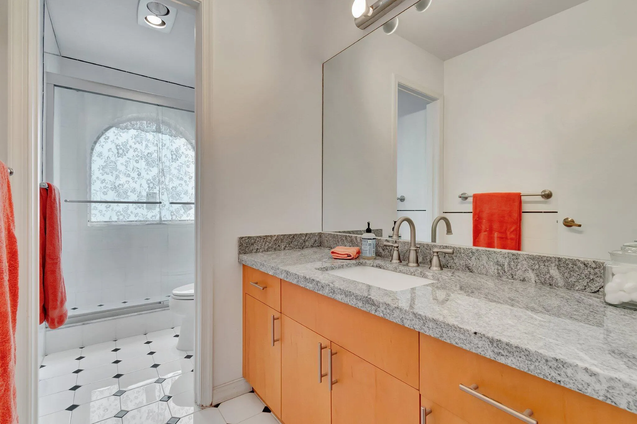 2nd Bathroom