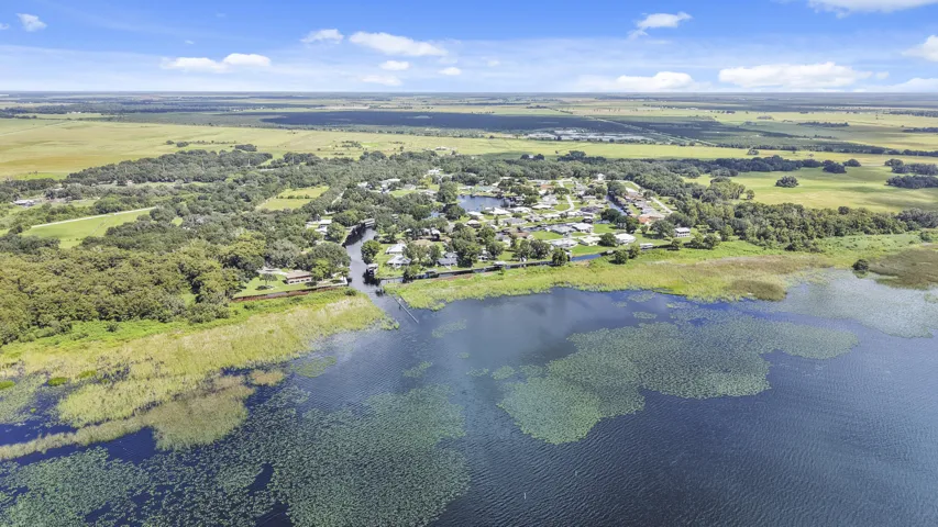 39_sebring + oak view drive + lake 04