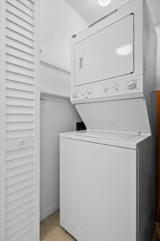 25-JLC_6735