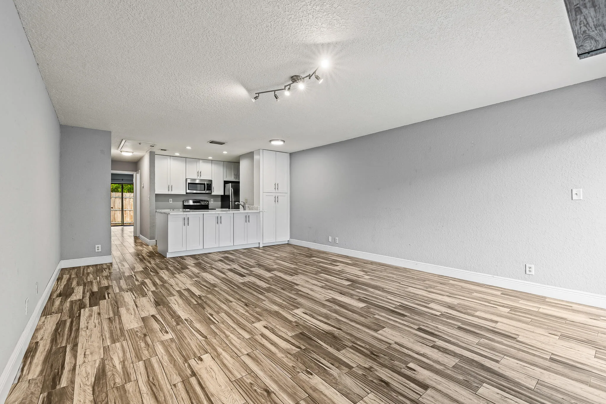 7739 Balboa St Sunrise_MLS-16
