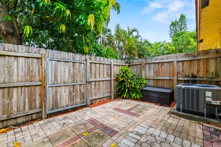 7739 Balboa St Sunrise_MLS-3