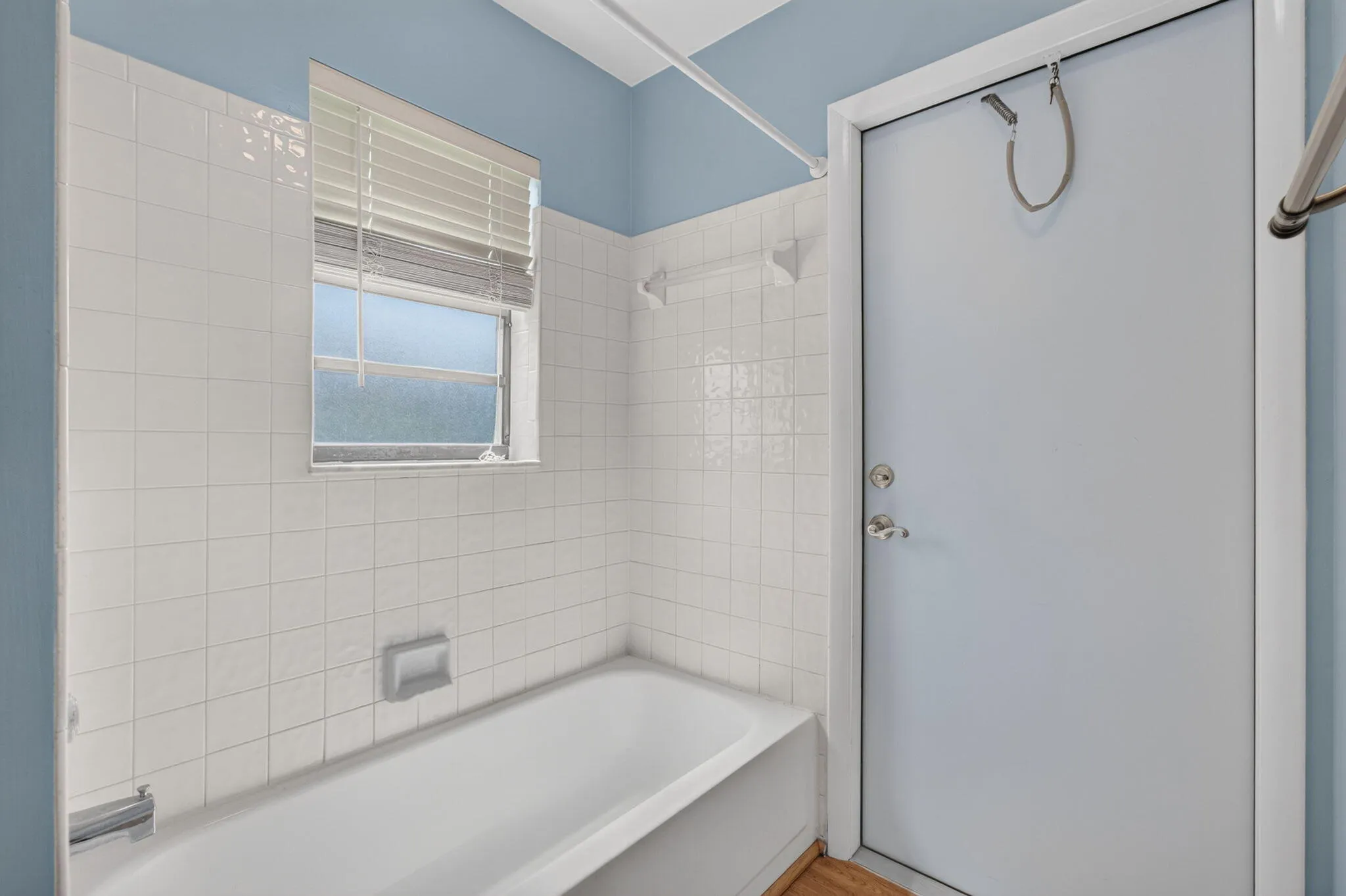 2nd Bathroom - Bathtub