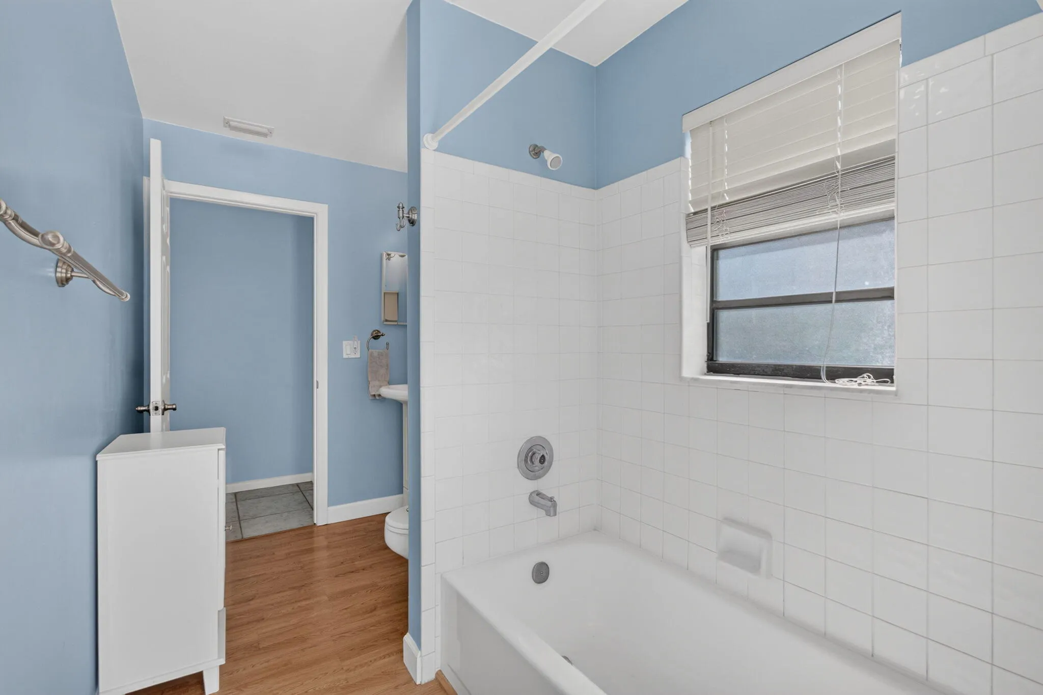 2nd Bathroom - Bathtub