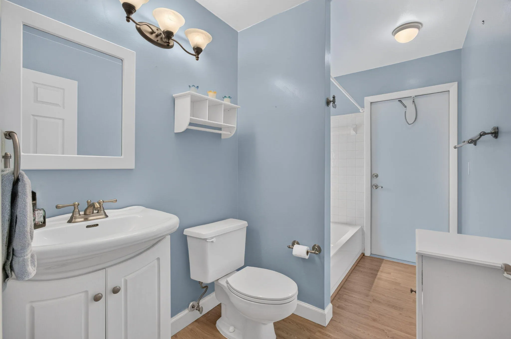 2nd Bathroom
