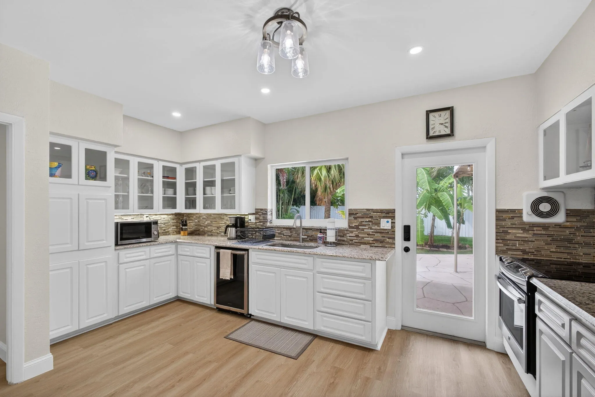 Open and Bright Kitchen