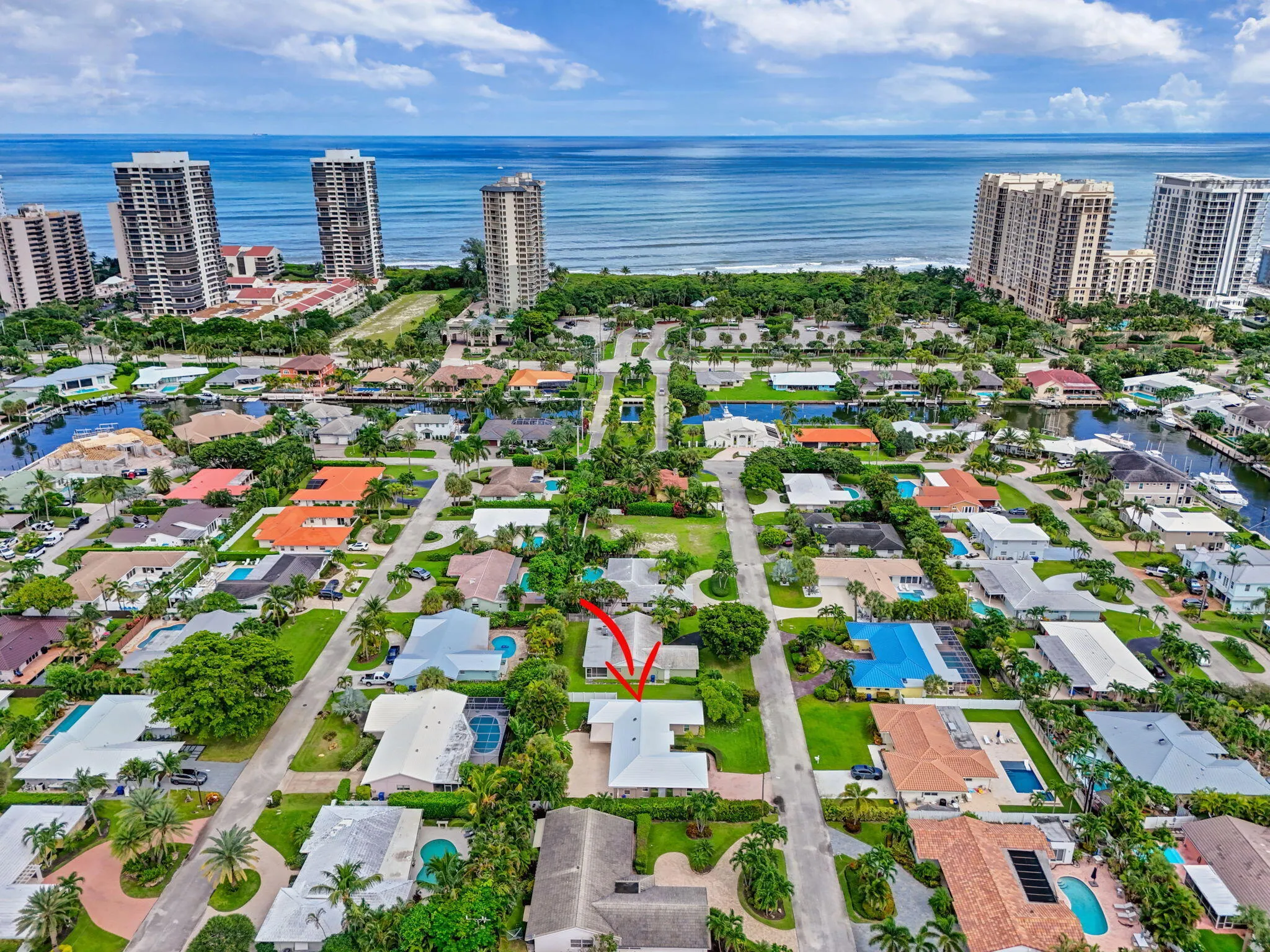 Beautiful location in Palm Beach Isles