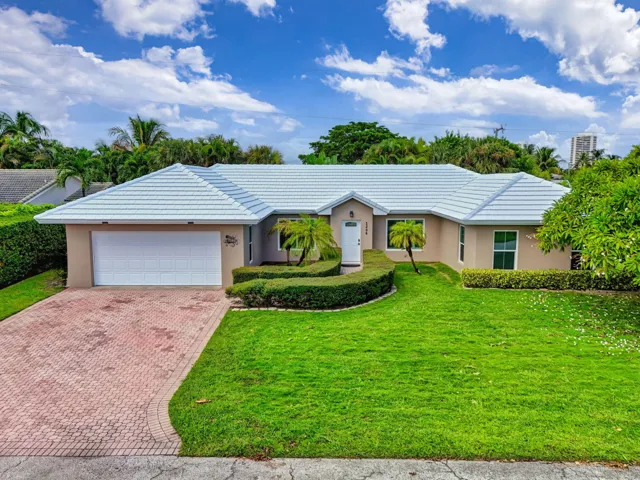 Beautiful 3 bedroom home in Palm Beach Isles
