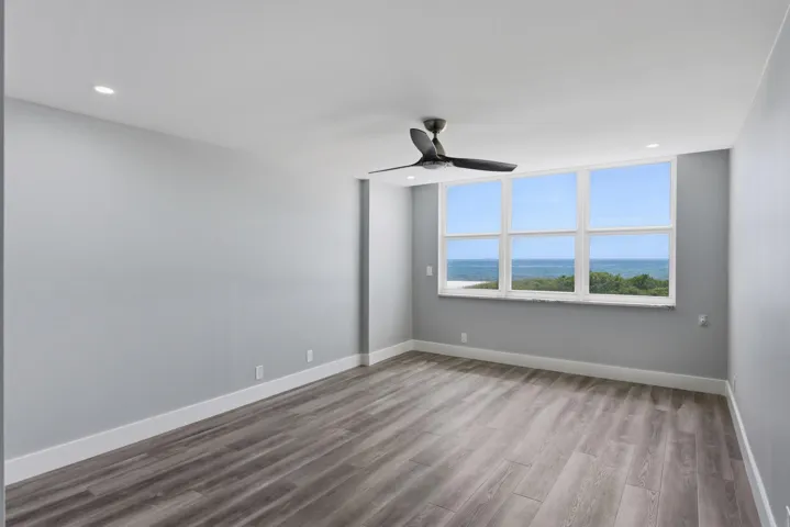 020-024-1012 N Ocean Blvd-4200x2804