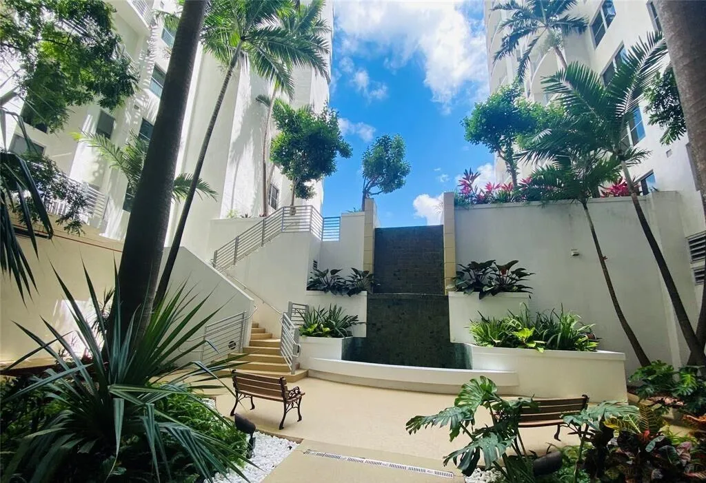 Resort-Style Courtyard