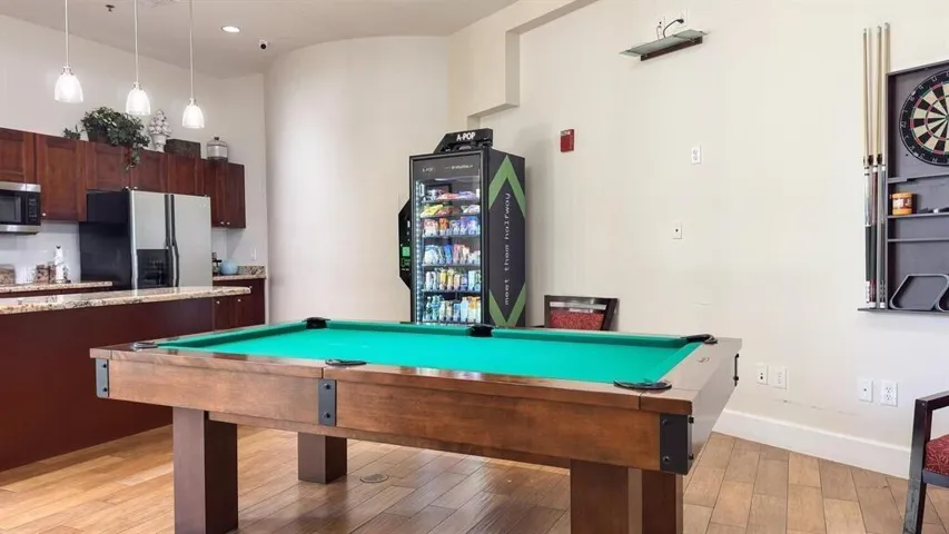 Game Lounge & Kitchen