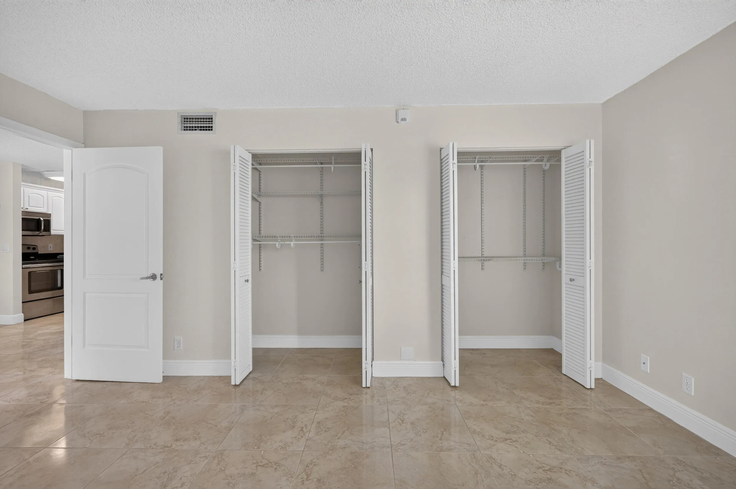 10765 apt 307-23