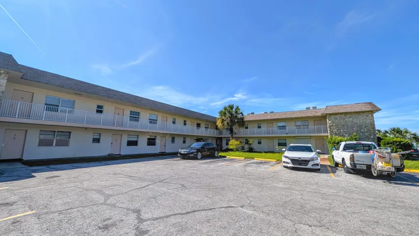 Exterior front & parking