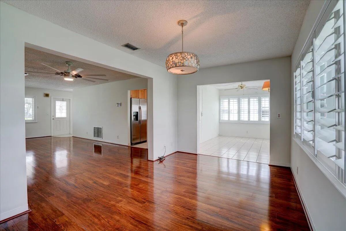 14-2198 SW 12th-14