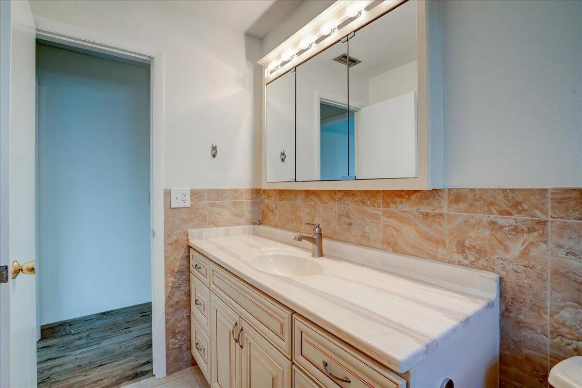 37-2198 SW 12th-34