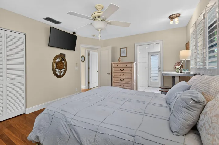 Guest bedroom #1 main house downstairs
