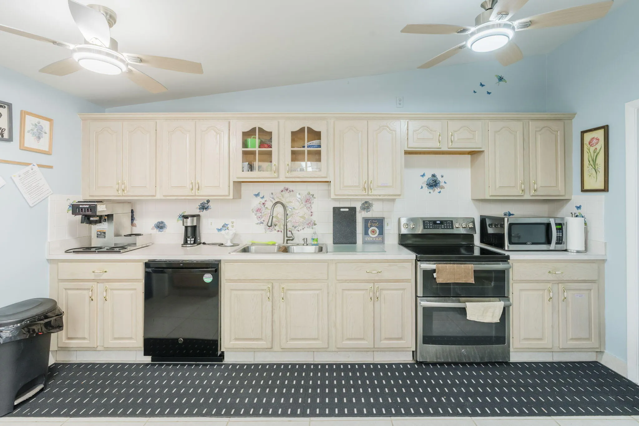 clubhouse kitchen