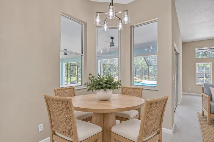 13_Breakfast_Nook
