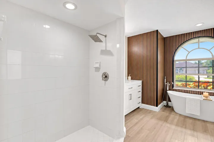 31_Primary_Bath_Angle_1