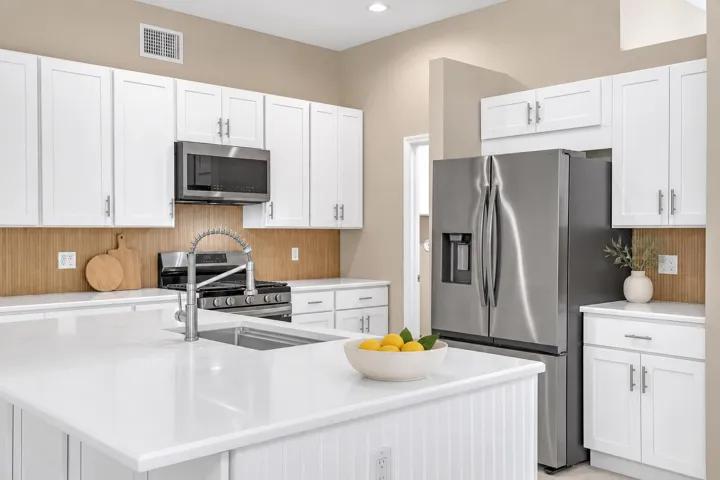 20_Kitchen_Angle_2