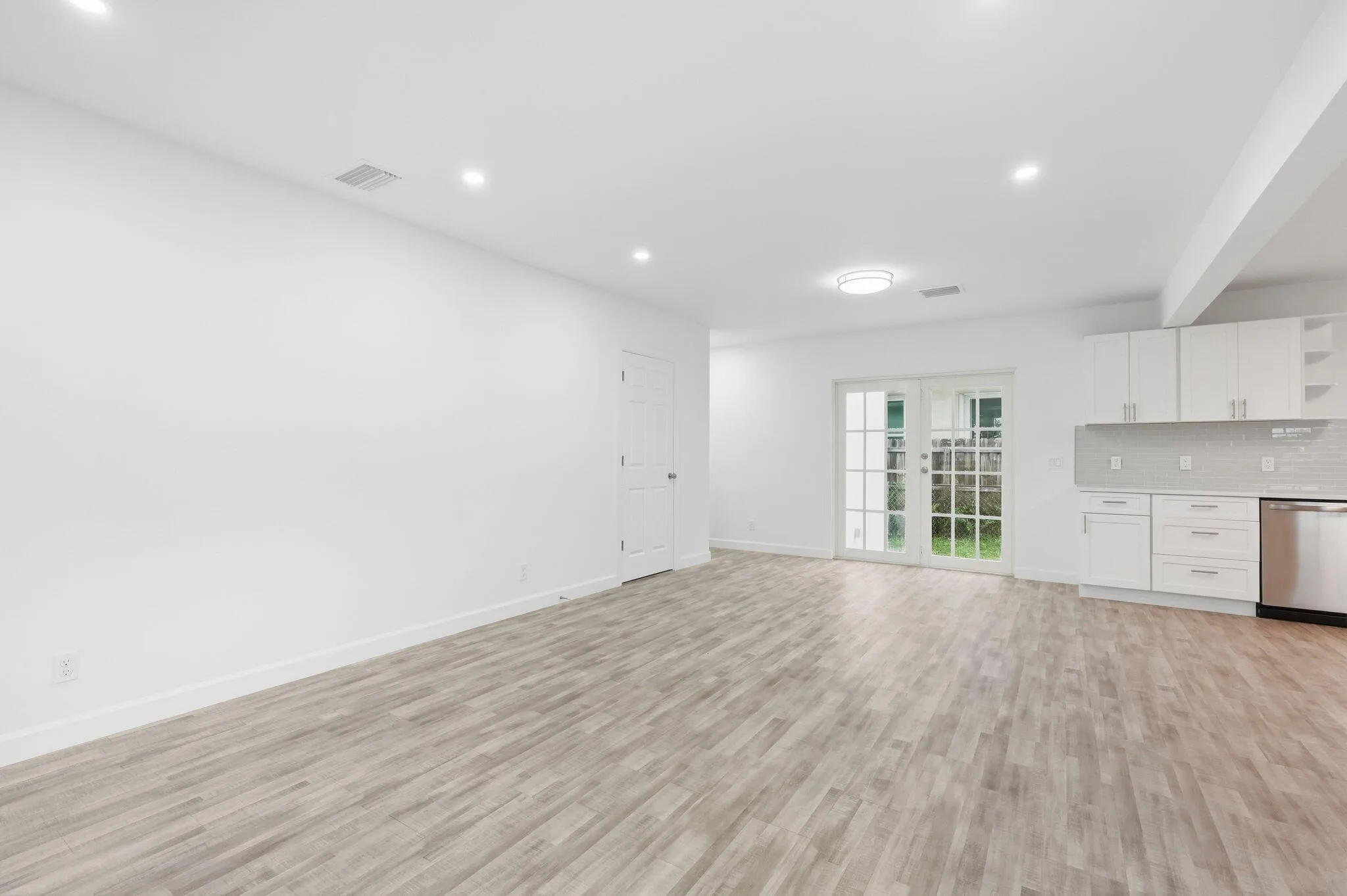 25-web-or-mls-5203_N_Flagler_Dr_07506