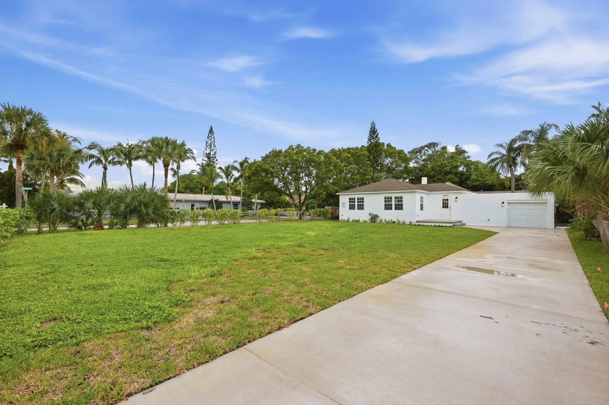 6-web-or-mls-5203_N_Flagler_Dr_07416