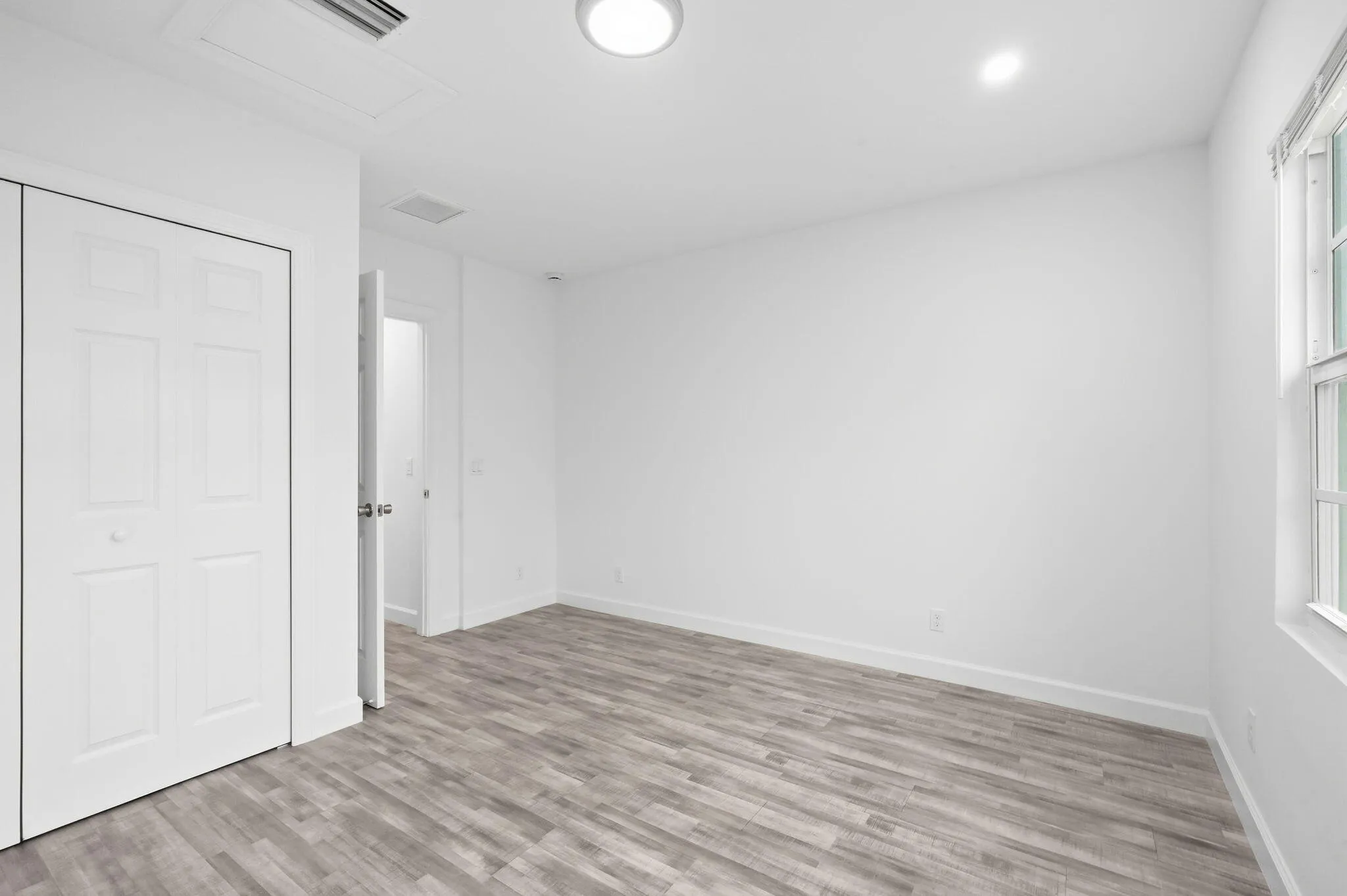 12-web-or-mls-5203_N_Flagler_Dr_07461