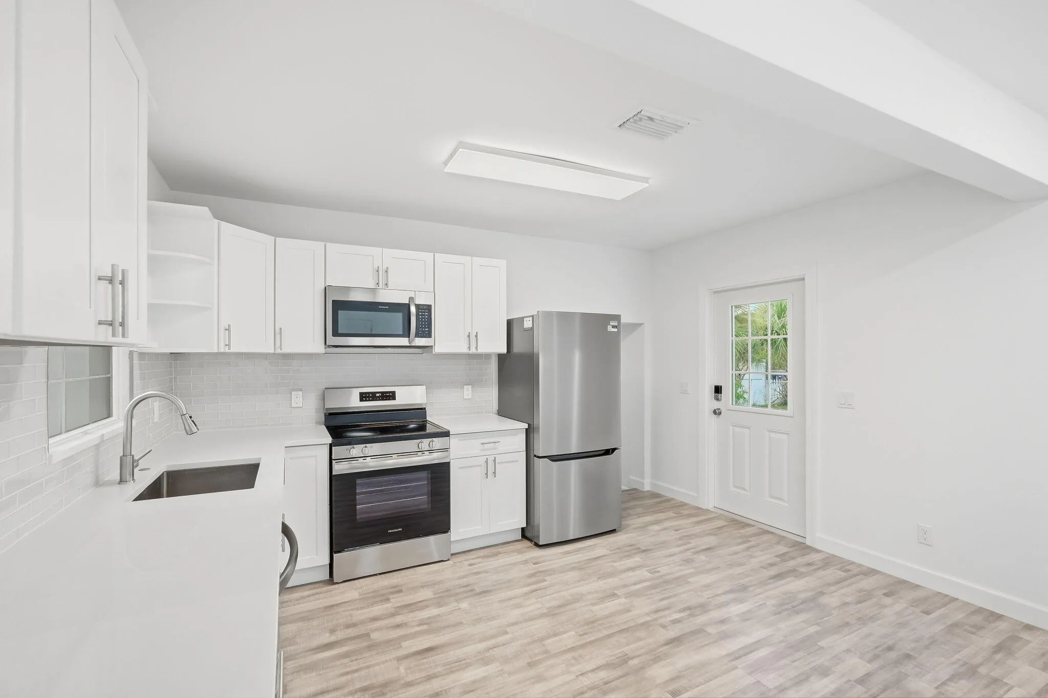 31-web-or-mls-5203_N_Flagler_Dr_07527