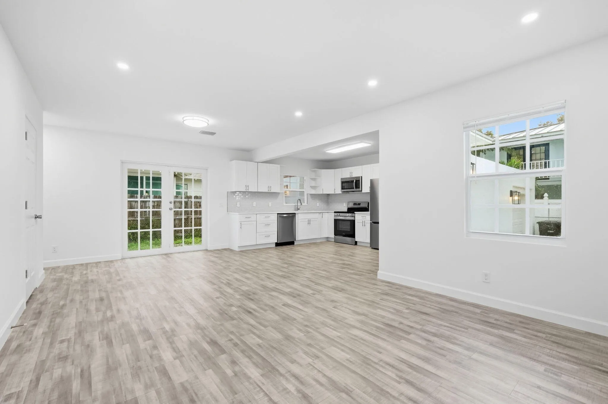 26-web-or-mls-5203_N_Flagler_Dr_07512