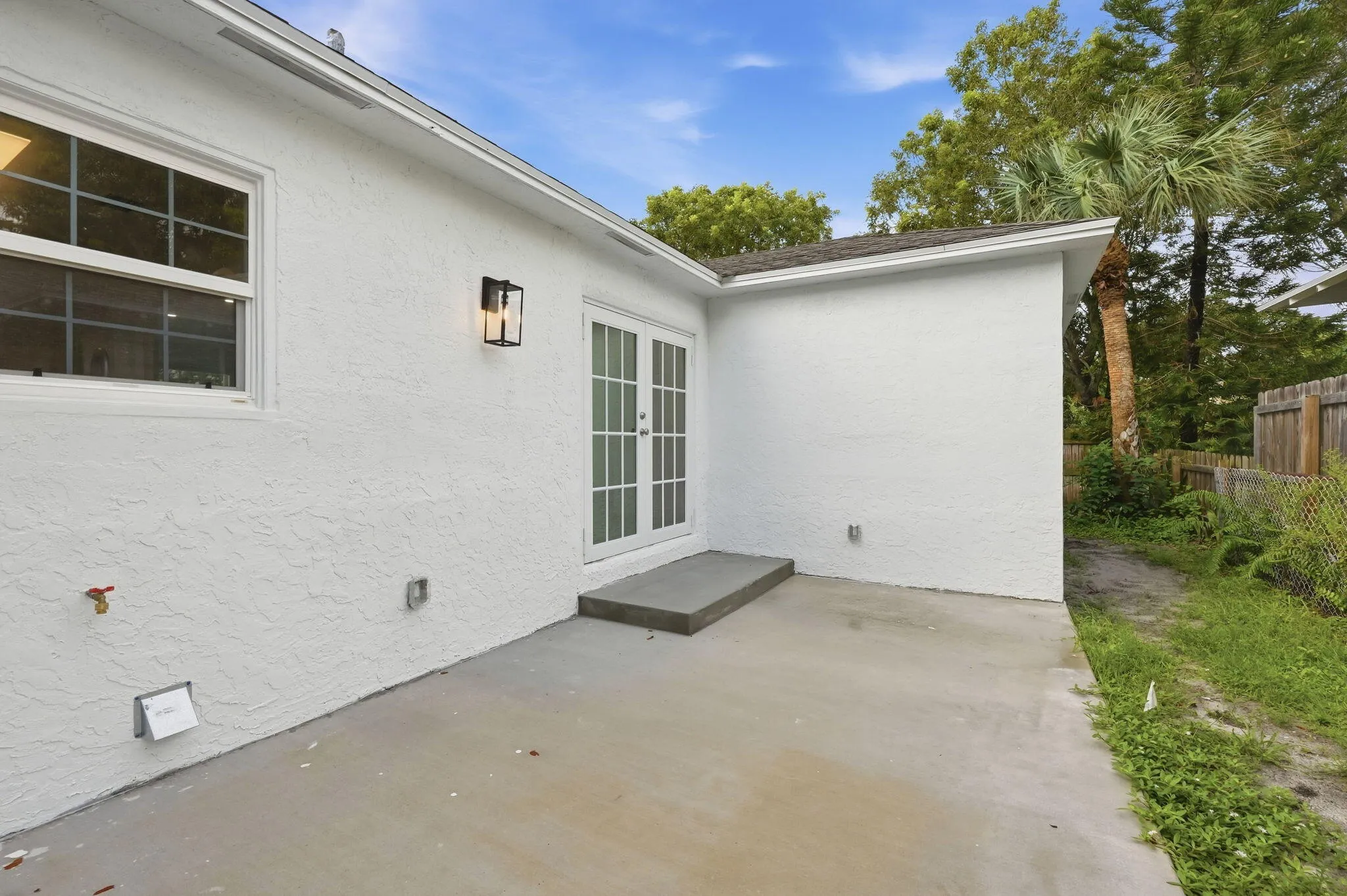 9-web-or-mls-5203_N_Flagler_Dr_07440
