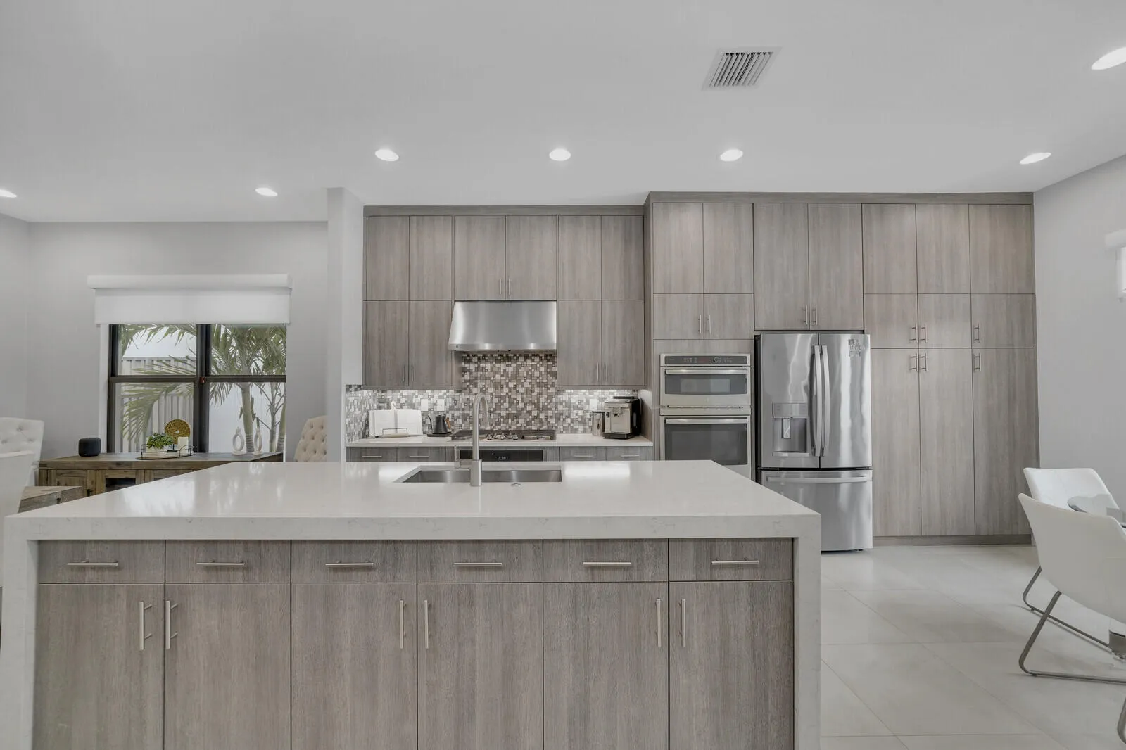 GOURMET KITCHEN