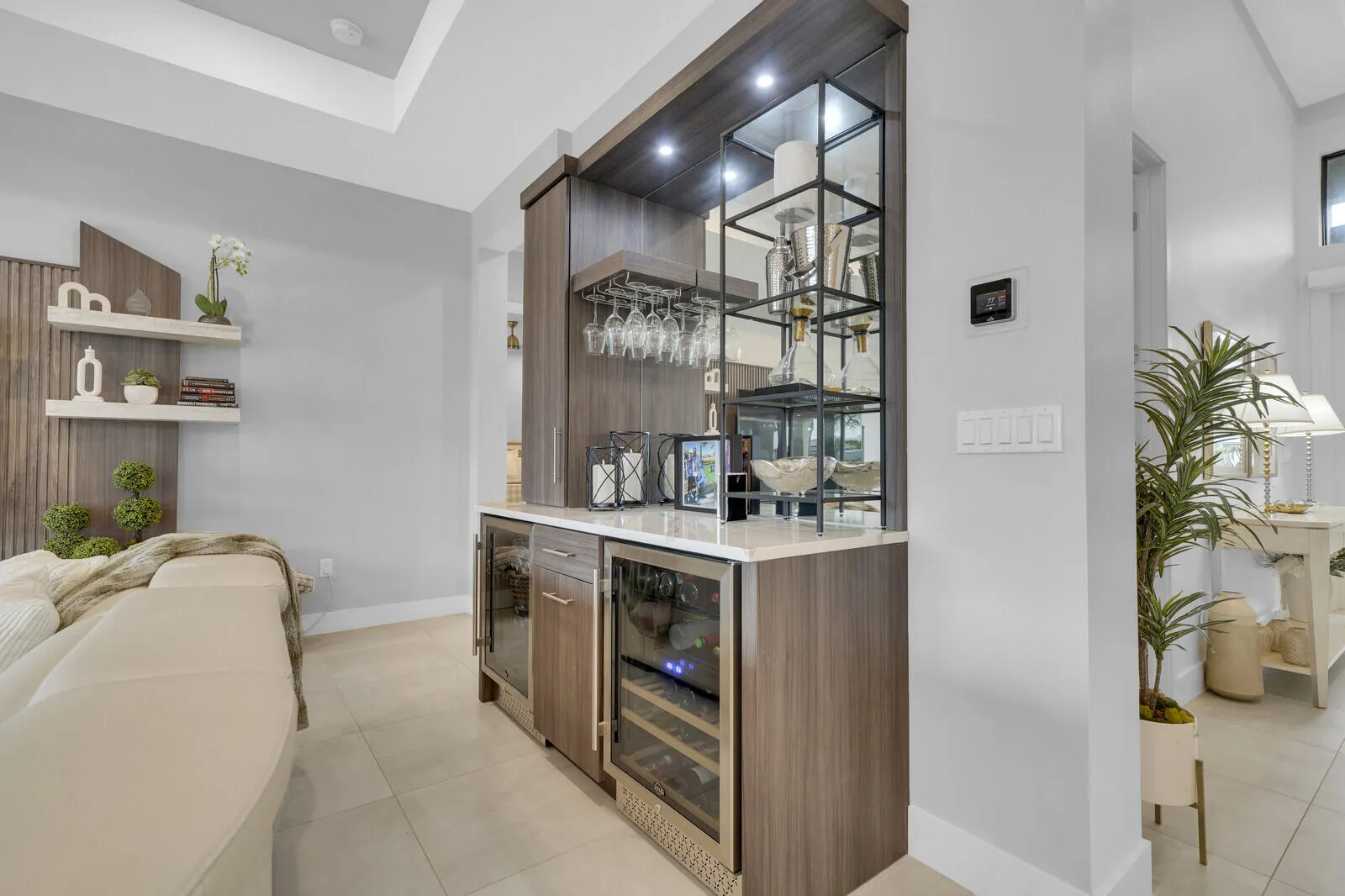WINE BAR & BEVERAGE CENTER
