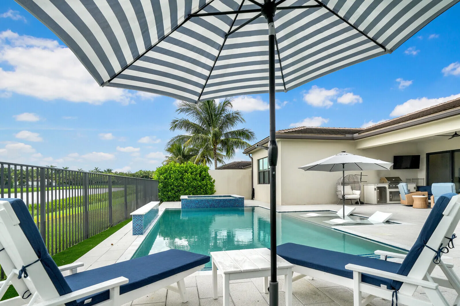 EXTRA PATIO SPACE