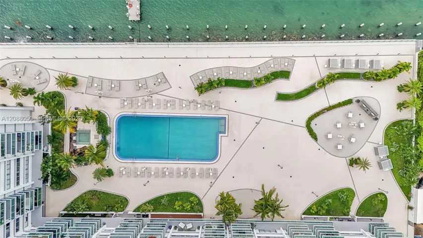 Pool, Jacuzzi and BBQ Area