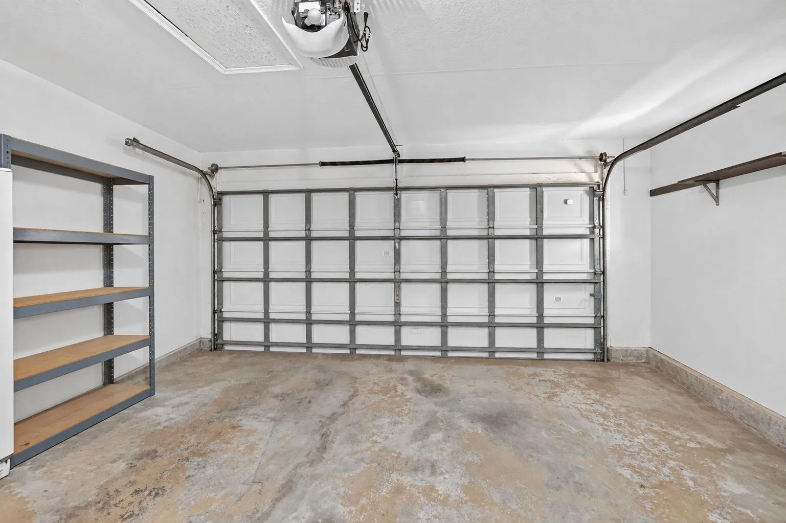 Oversized 2 car garage