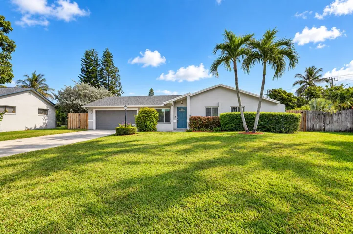 Welcome Home to 22606 SW 6th Street?