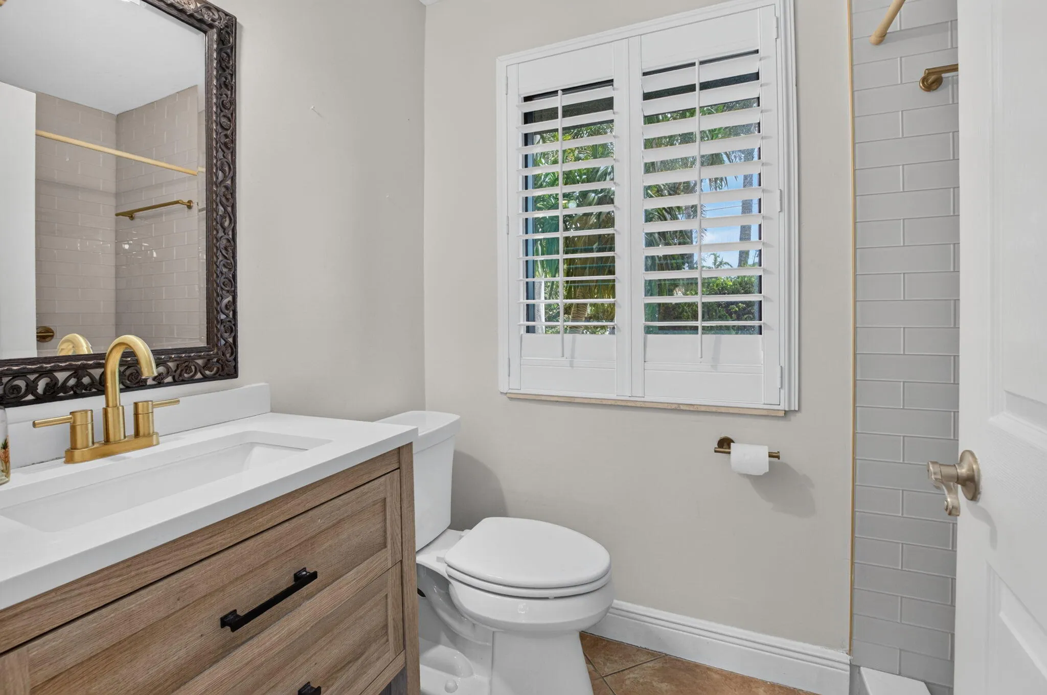Ensuite Bath 3