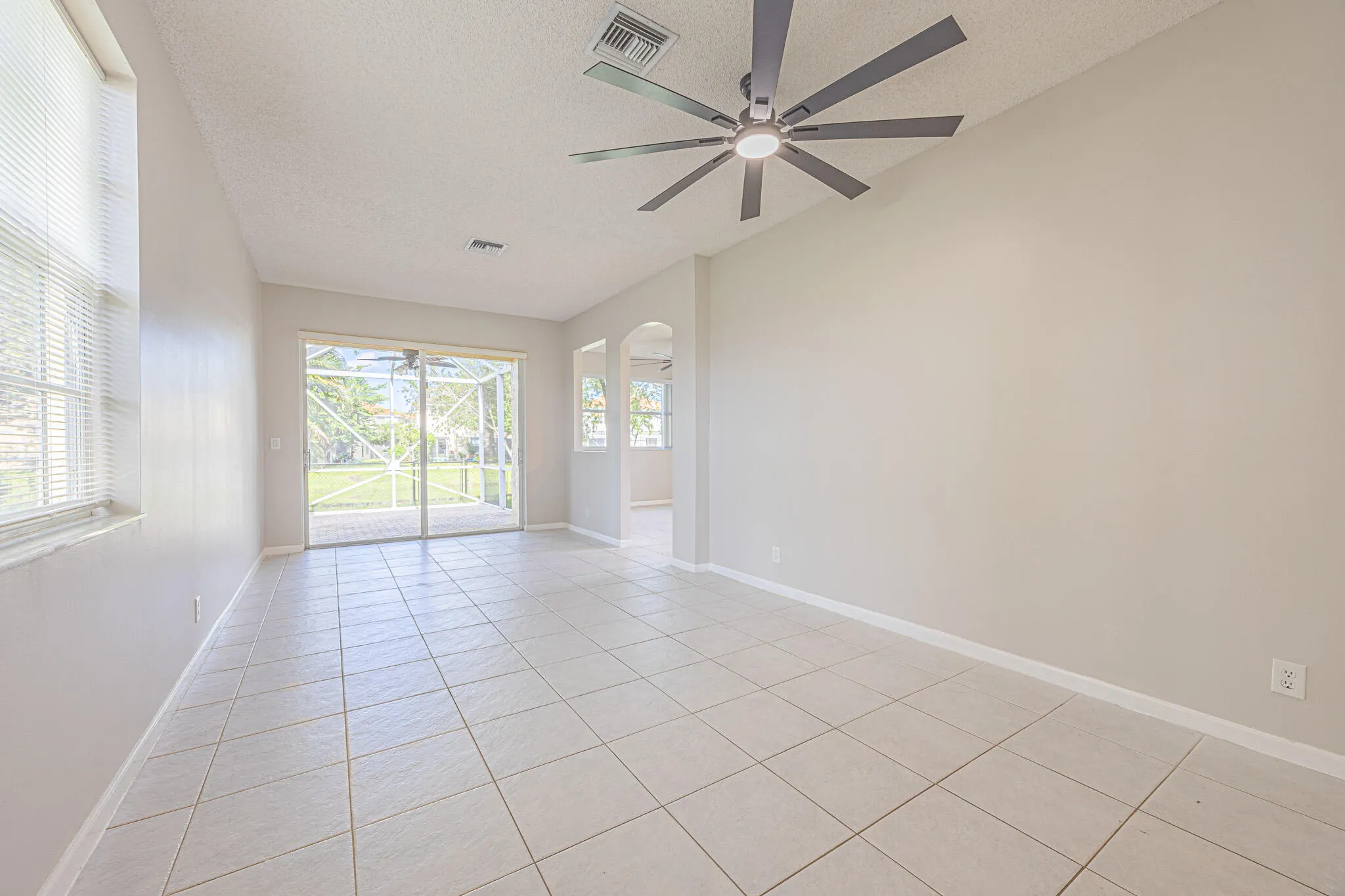 153A0039-HDR