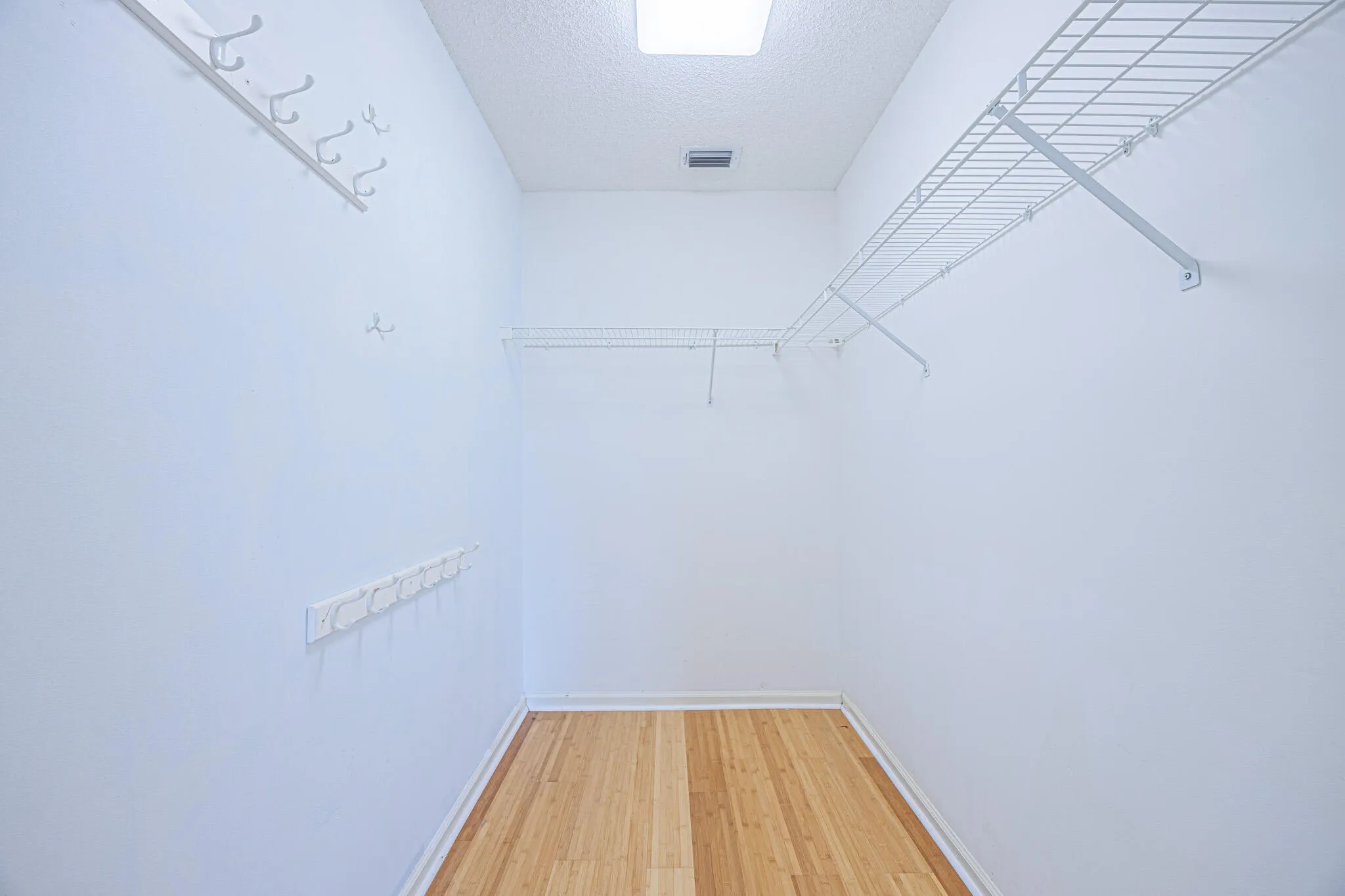 153A0018-HDR