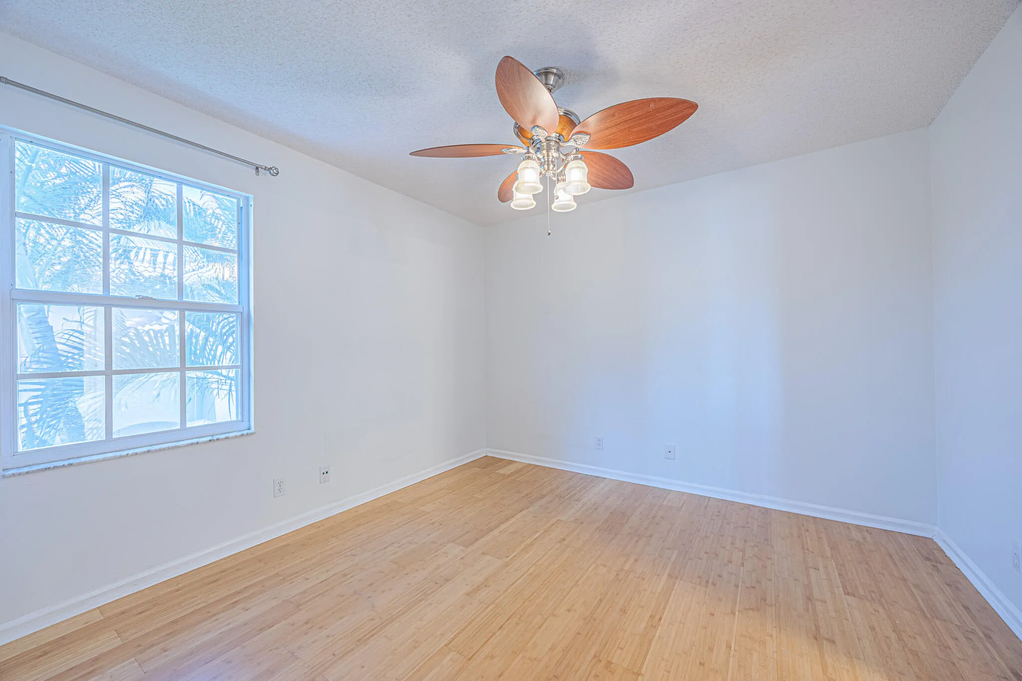 153A0027-HDR