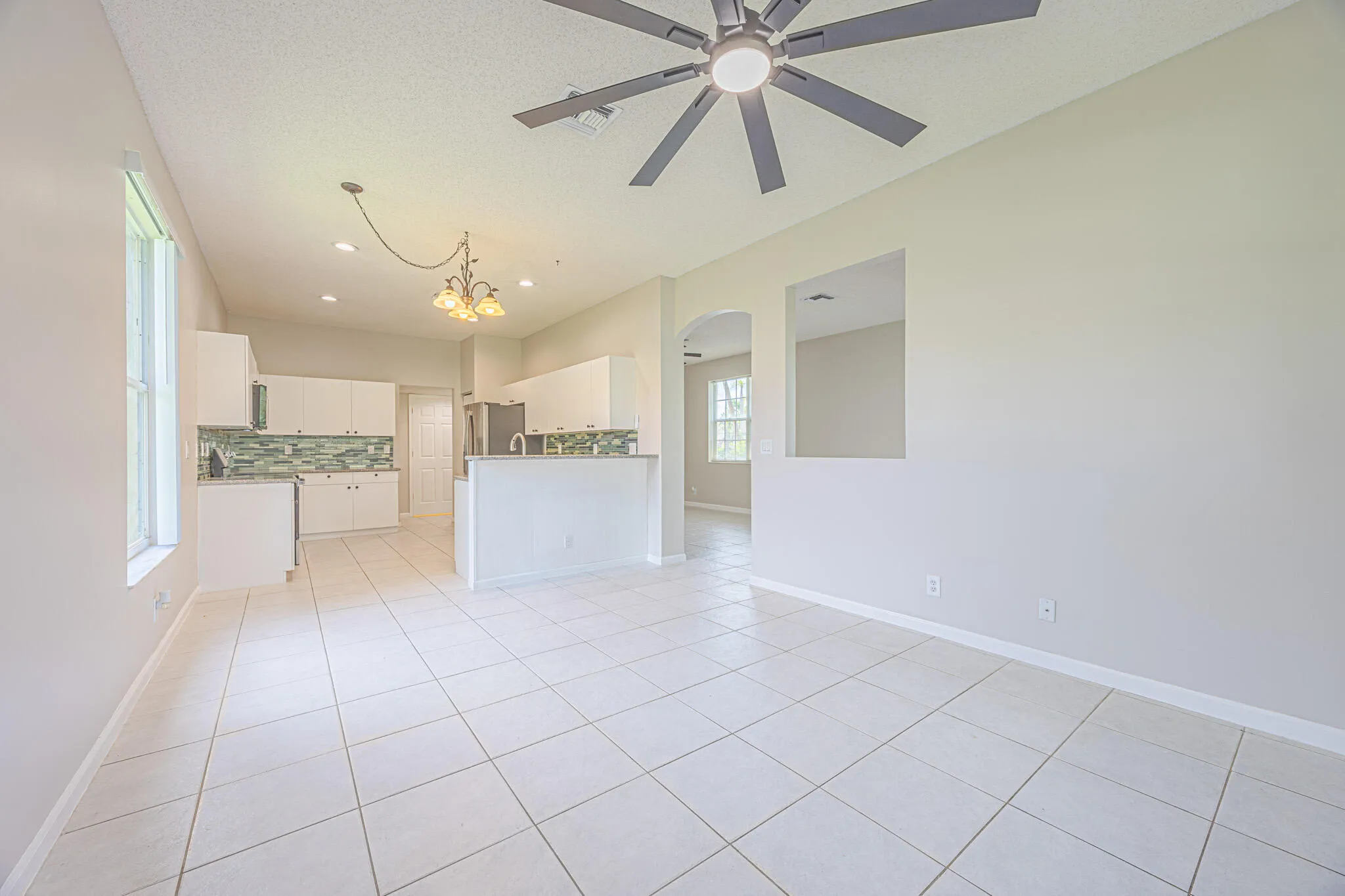 153A0057-HDR