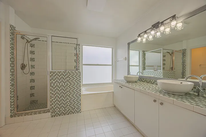 153A0003-HDR