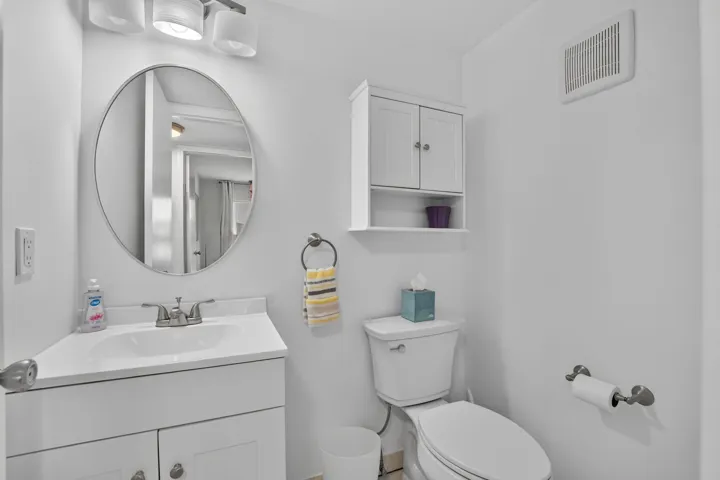 1/2 Bath