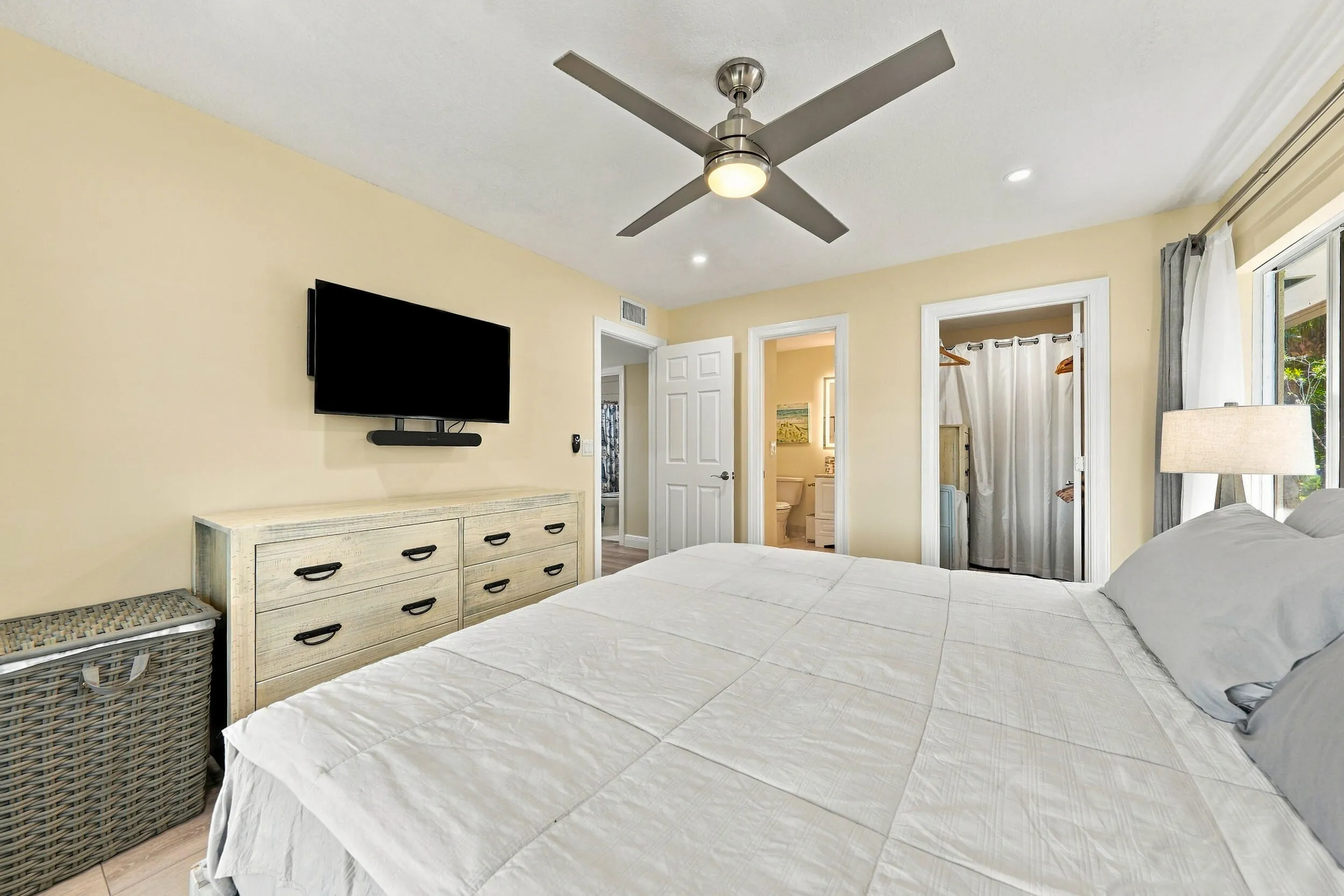 Main bedroom