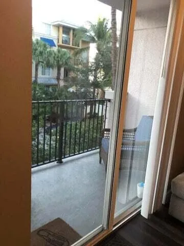 BALCONY 1