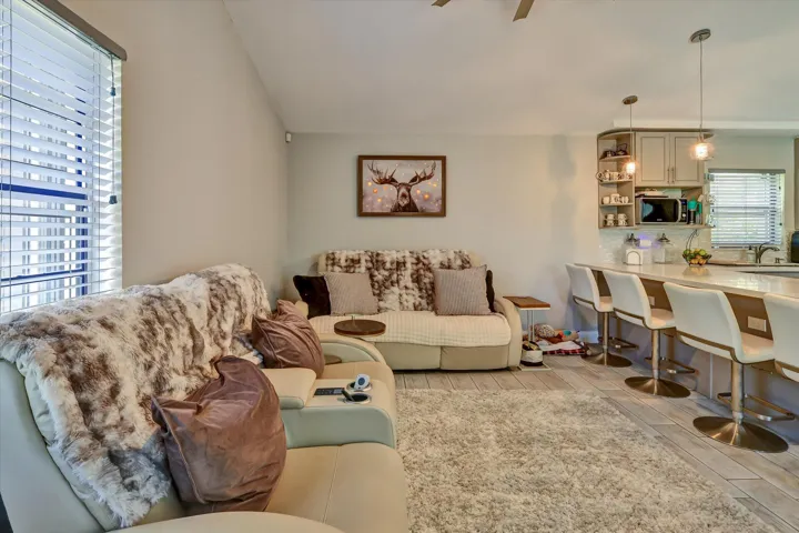 37-7007 NW 40th Pl-37