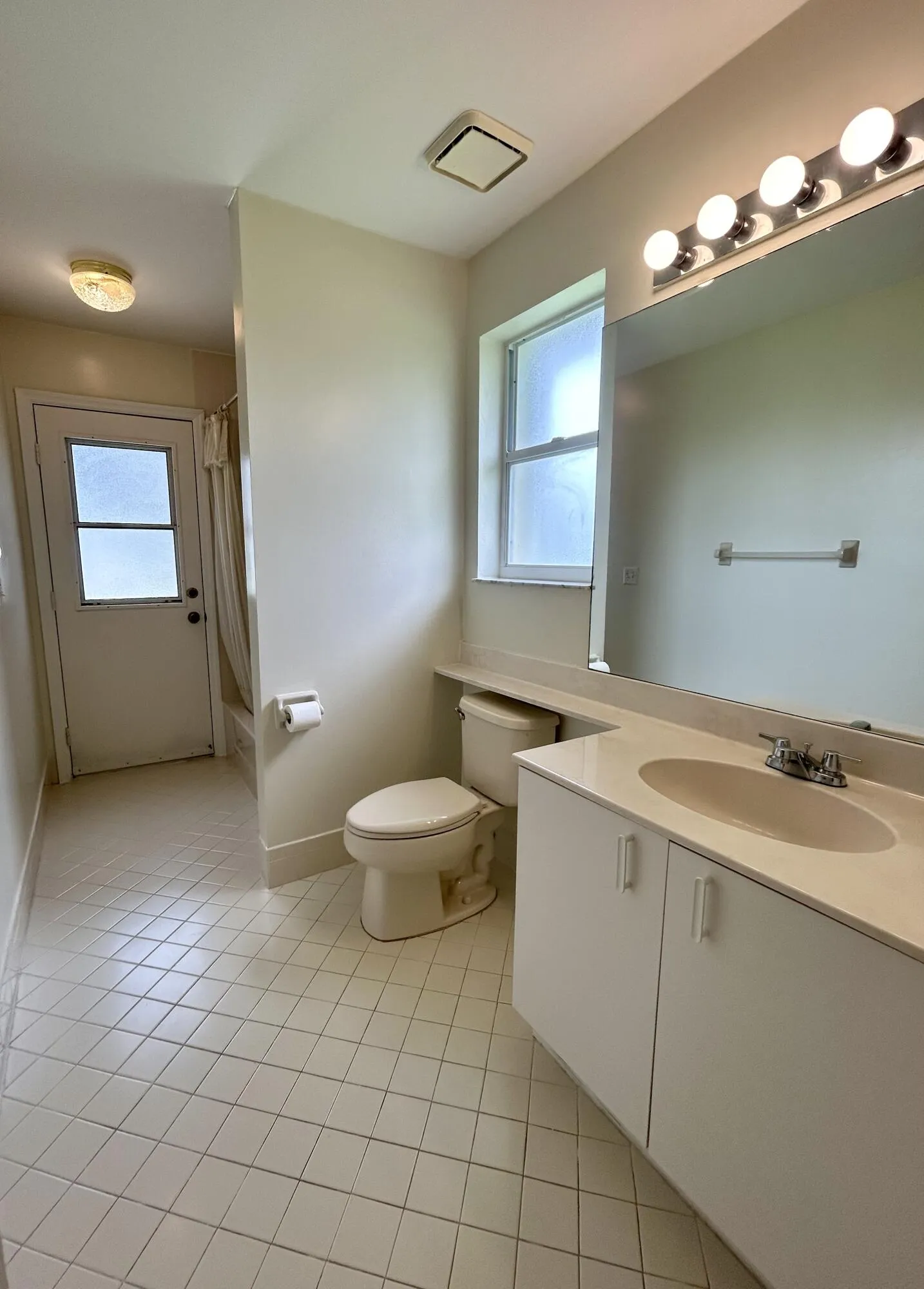 Guest/cabana bathroom