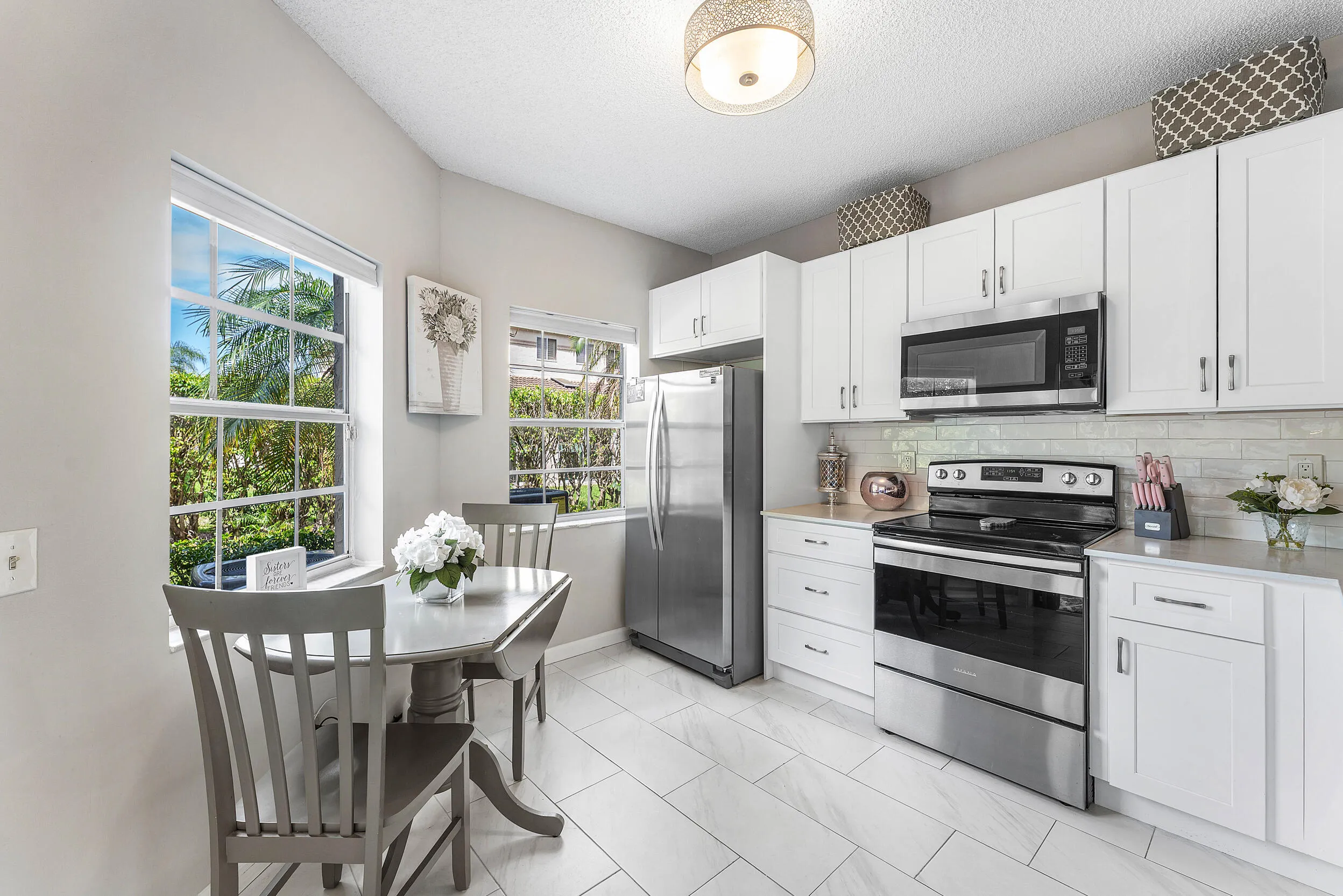 Updated Eat-in Kitchen