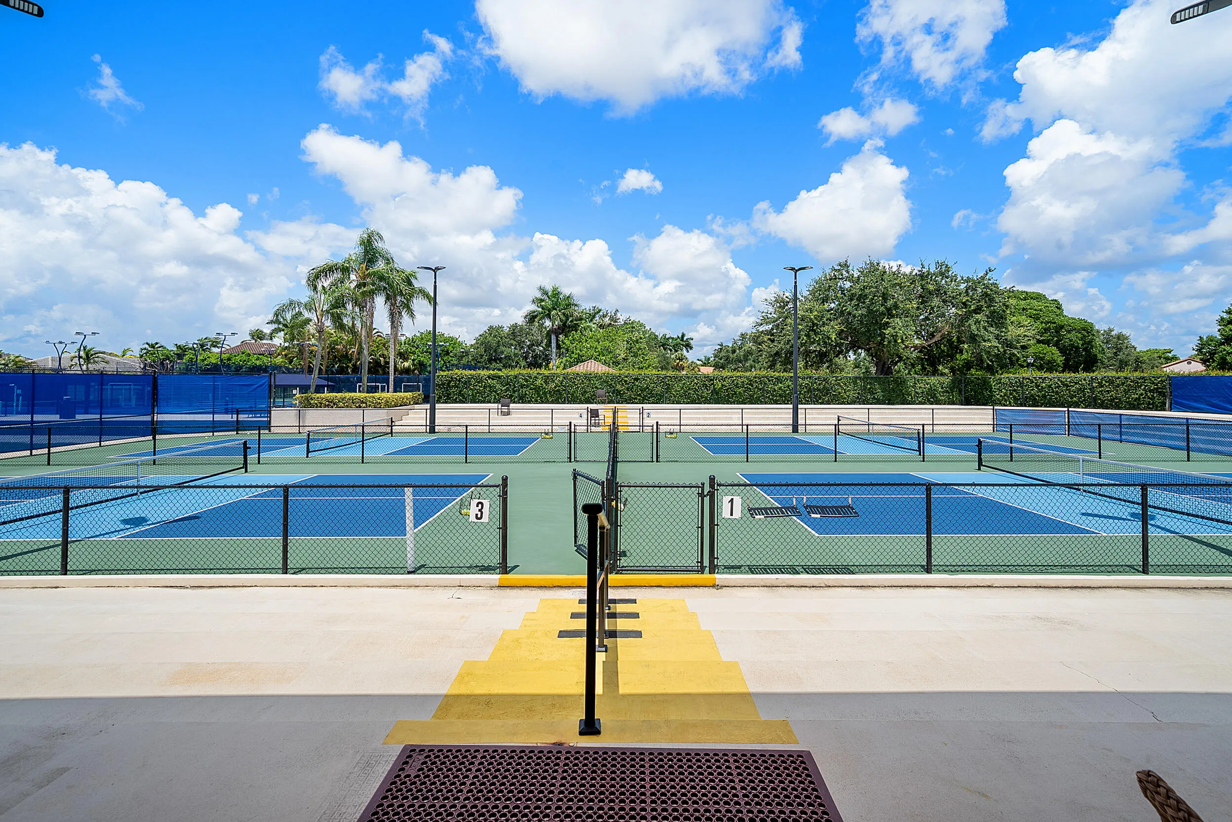 069-6735ViaRegina-BocaRaton-FL-33433-FUL