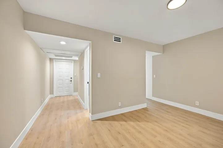 3-web-or-mls-806-cypress-grove-ln-303