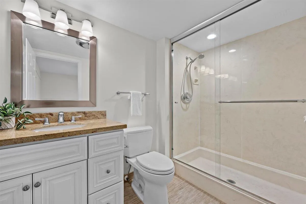 2nd Full Bathroom